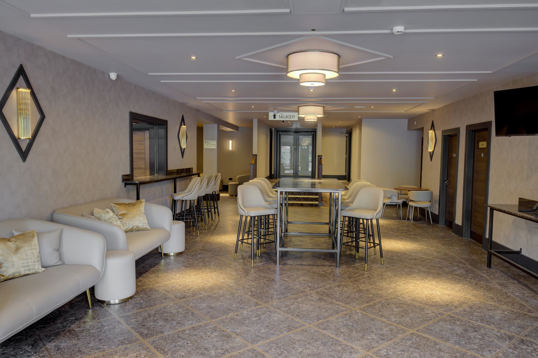 Breakout lounge